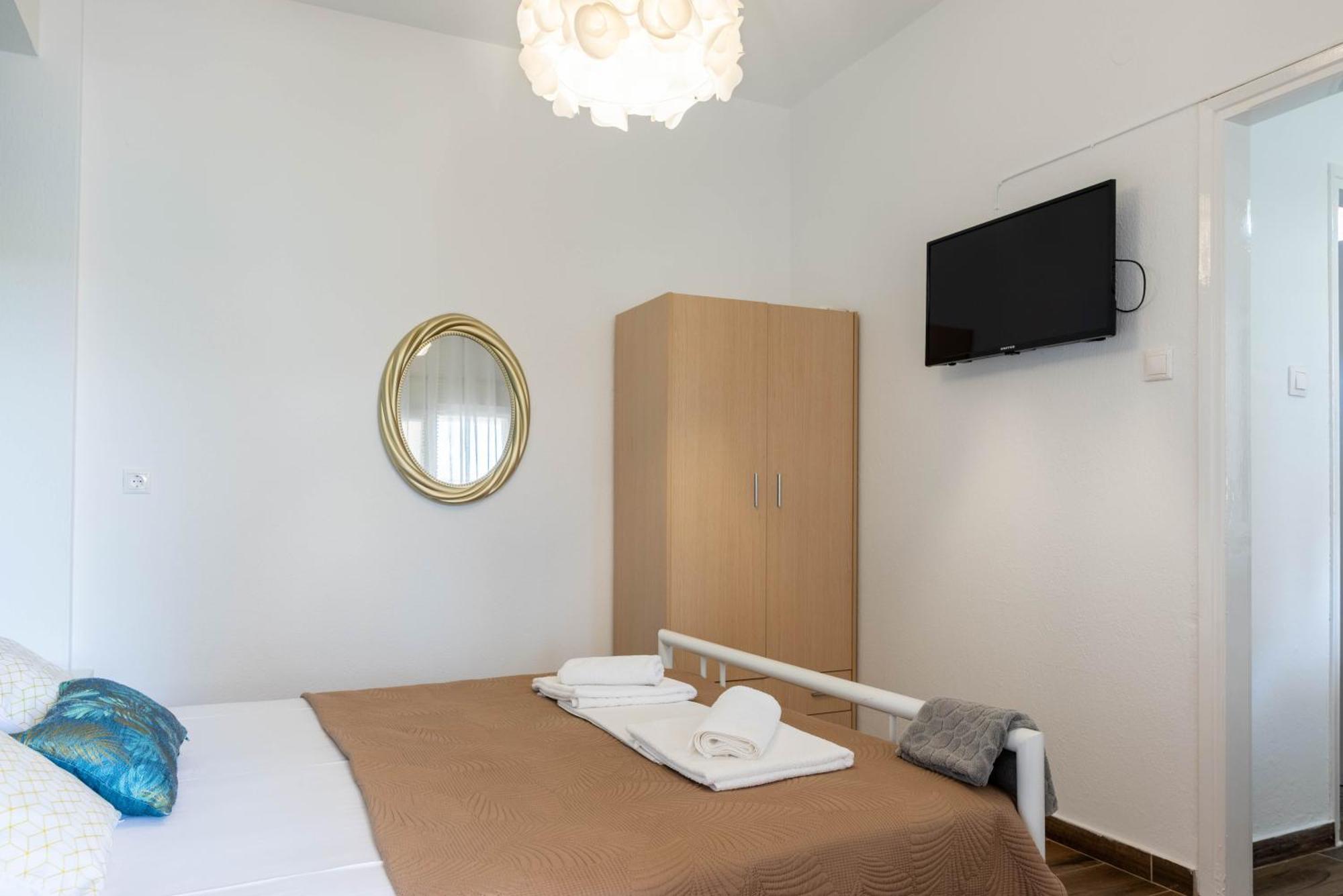 Aigli Luxury Studios Nea Roda Exteriér fotografie