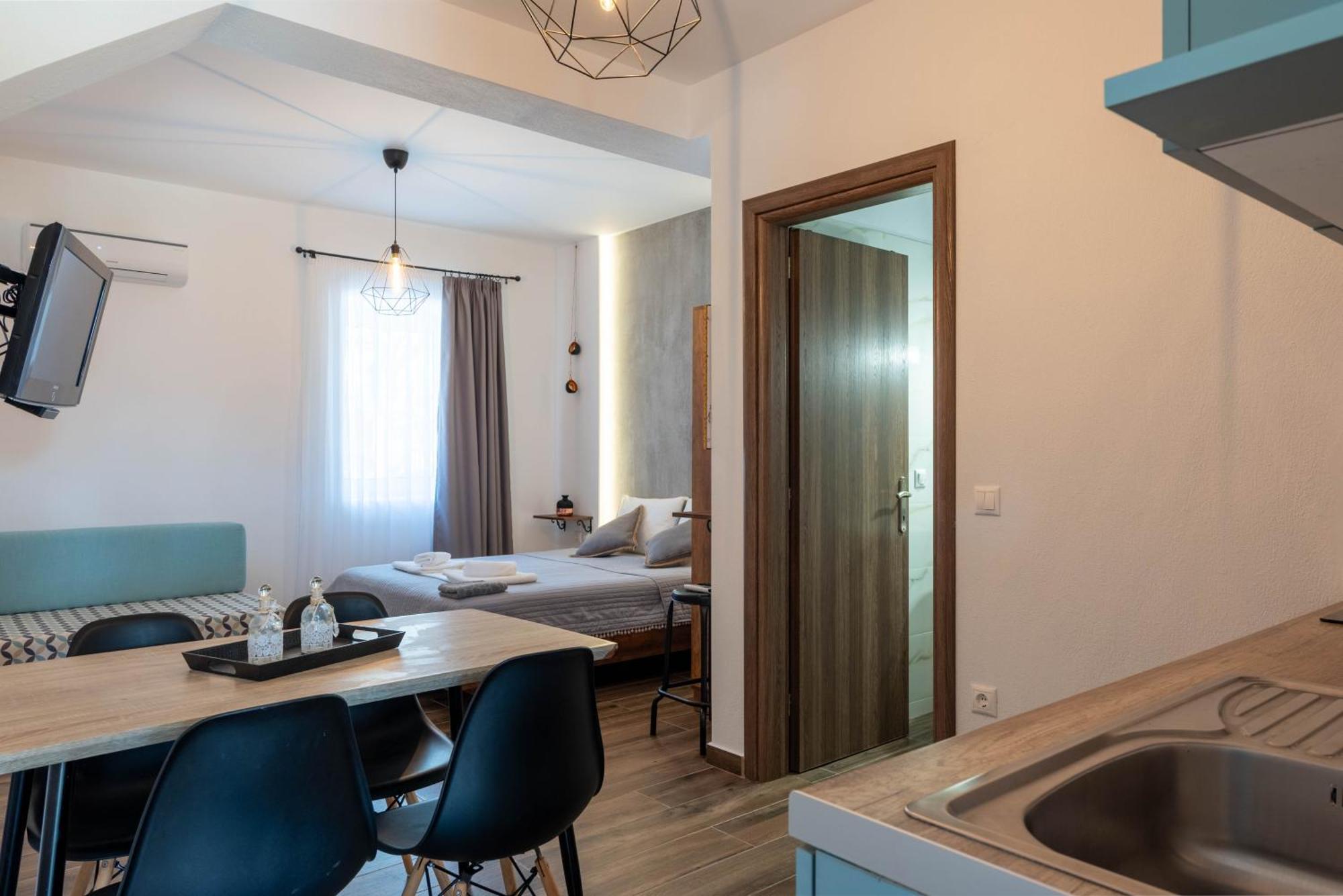 Aigli Luxury Studios Nea Roda Exteriér fotografie