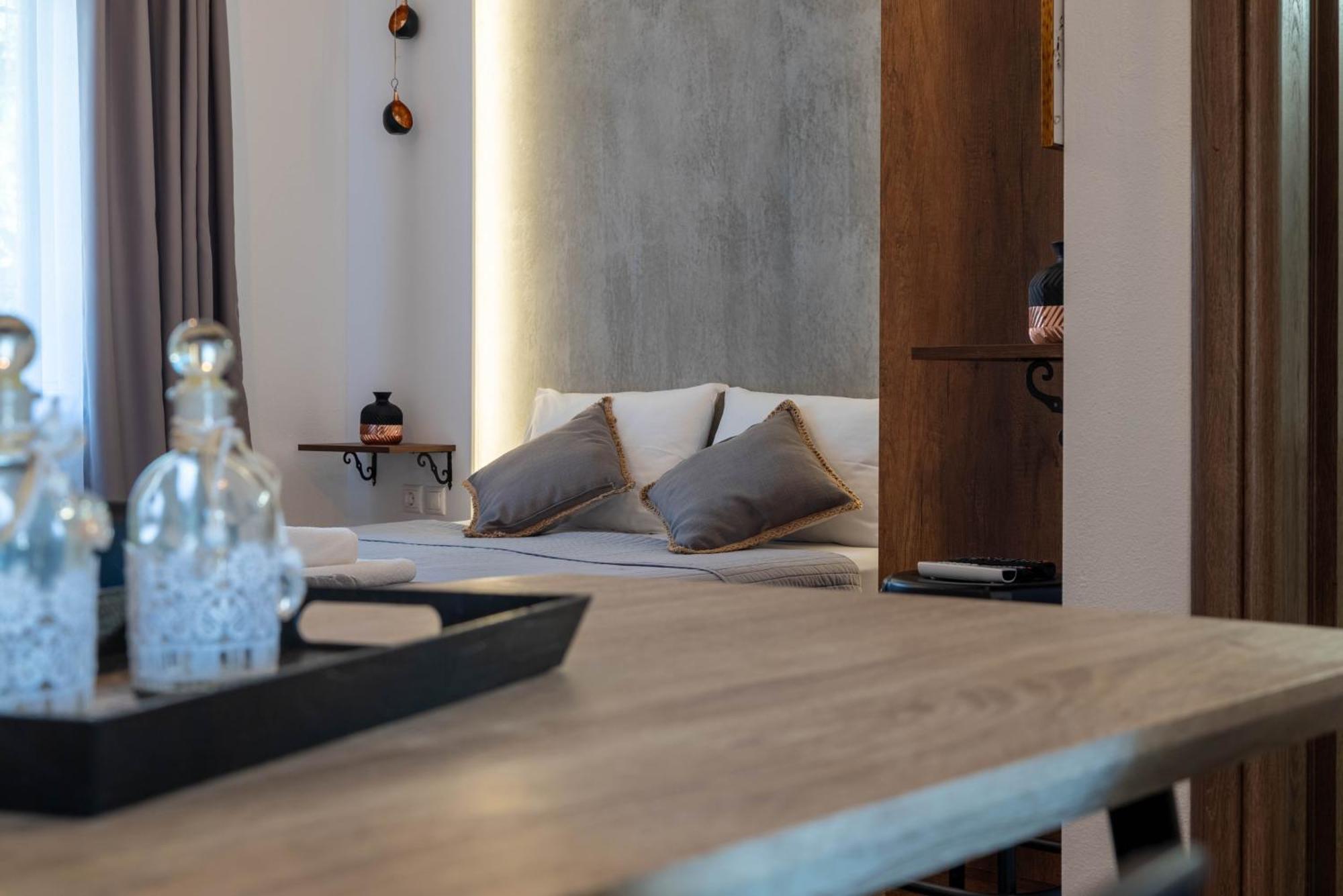 Aigli Luxury Studios Nea Roda Exteriér fotografie