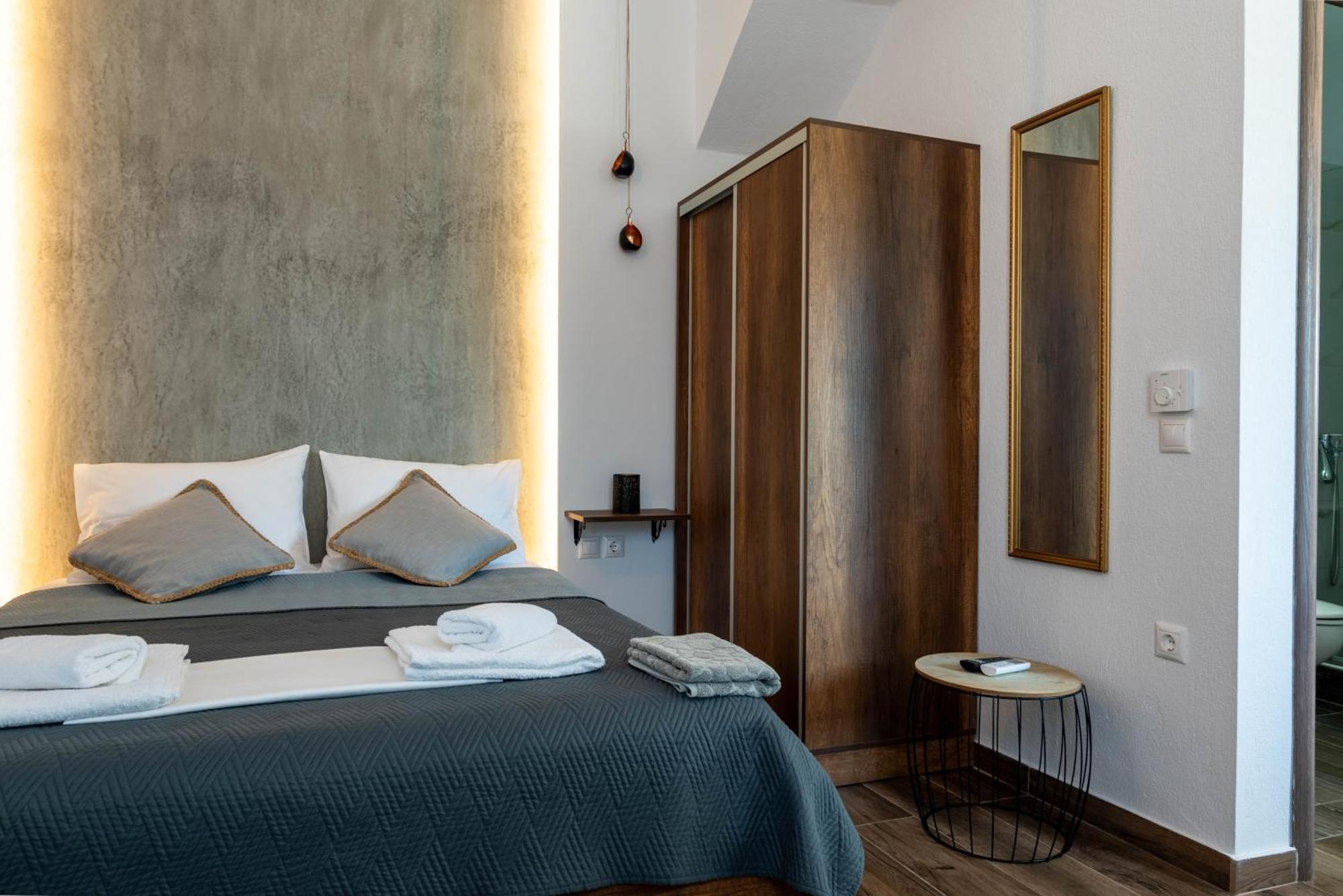 Aigli Luxury Studios Nea Roda Exteriér fotografie